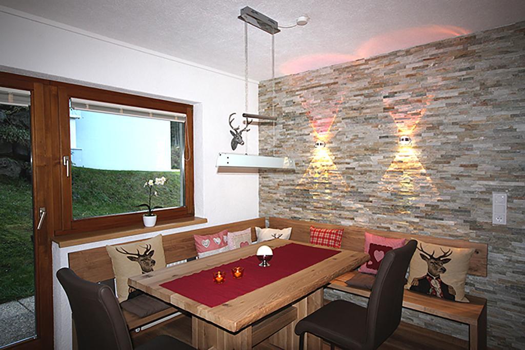 Hirschstube Apartment Ischgl Ruang foto